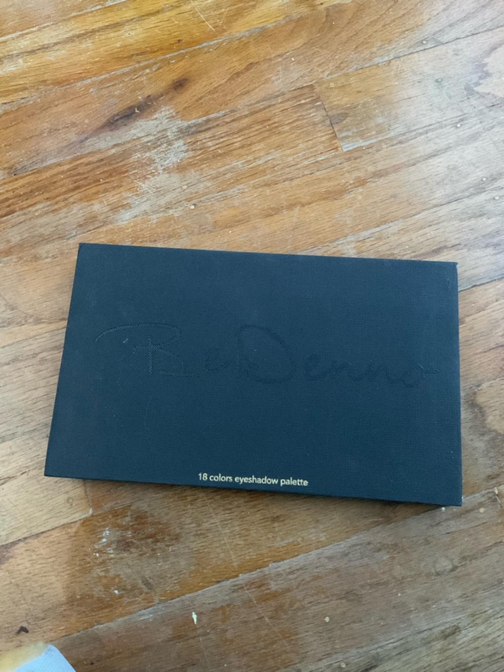 18-Color Black Eyeshadow Palette - Neutral Shades